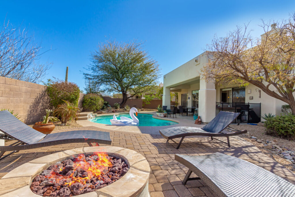Backyard fire pit and pool at Desert Diamond in Scottsdale