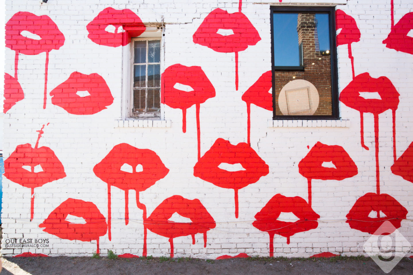 drippy lips mural